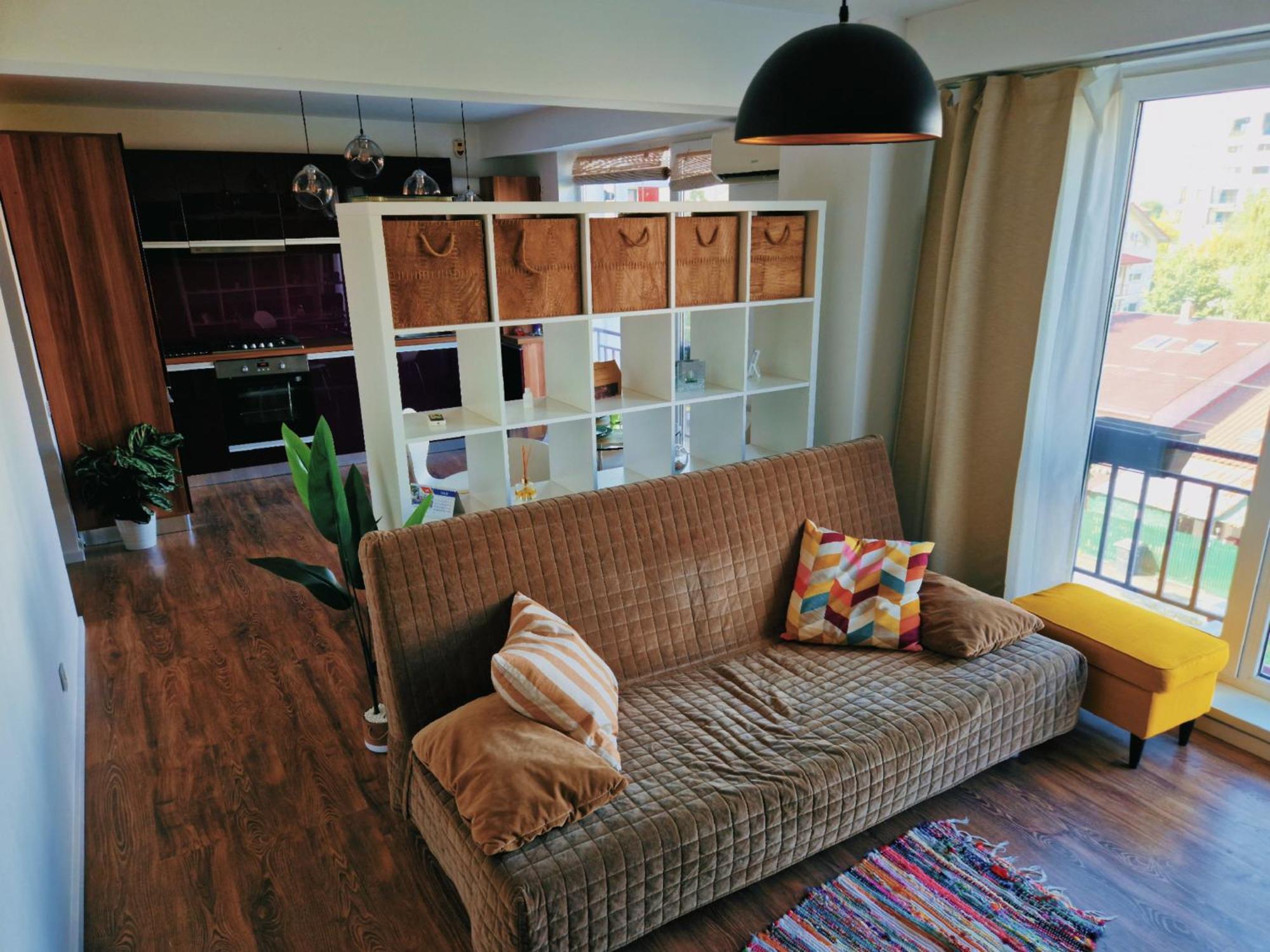Free Parking & Self Check-in Westside Near The Lake, Lacul Morii, Near Metro Stations Sector 6 *